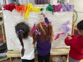 BPrimary's tweet photo. "There are three kinds of teachers of children; adults, other children and their physical environment." Malaguzzi.
 It was a very busy, hands-on morning in Nursery today! #eyfs #eyfsenvironment #eyfsprovision https://t.co/38LNdcCrue