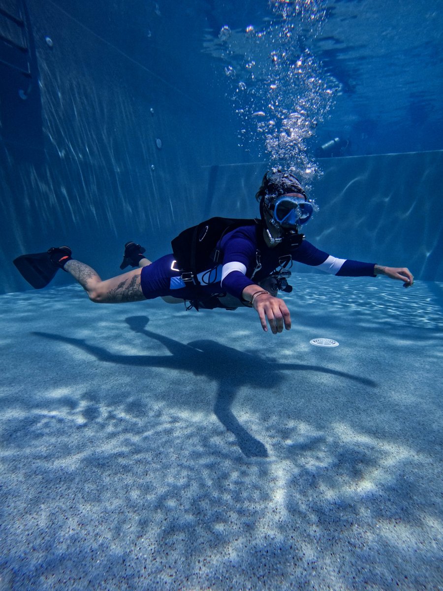GoProIDCKohTao's tweet photo. During your training we will slowly build your confidence and ability as you develop the skills necessary to become a competent PADI Sidemount Instructor. https://t.co/YrMzNY0z5q #PADI #Sidemount #Instructor #KohTao #Thailand #Career https://t.co/TKPjJ14Mre