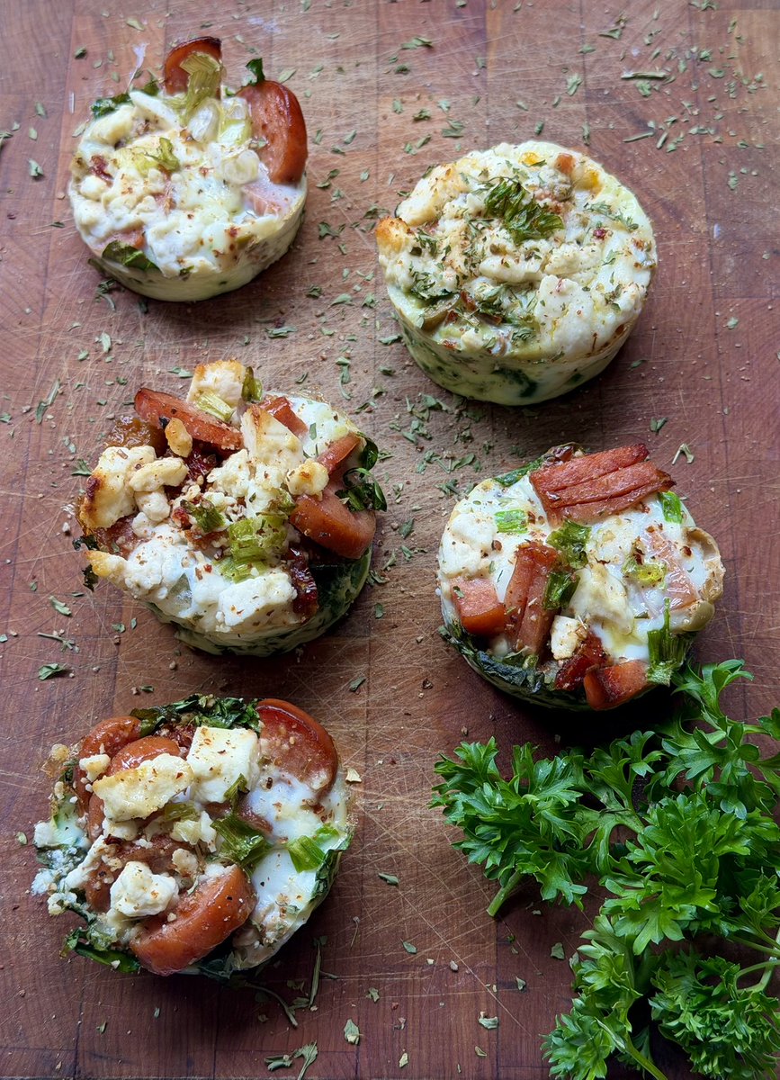 QCSausage's tweet photo. Smoked Sausage Egg White Breakfast Cups!
#mondaymood #breakfast #proteinpacked #healthyanddelicious #craftsausages
https://t.co/viBJJrlARN https://t.co/szgnYc0LfL
