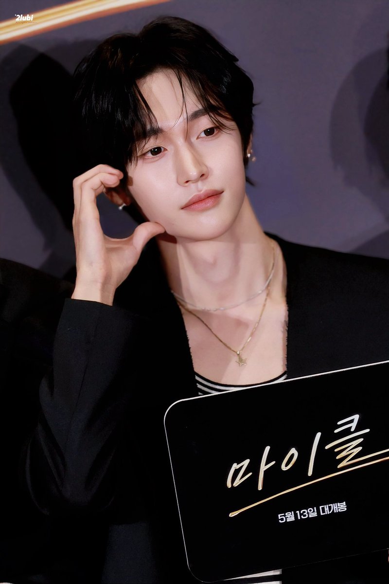 222lubi's tweet photo. 【HQ】 260511 마이클 시사회 

#라이즈 #RIIZE #원빈 #WONBIN https://t.co/Y2KHCjy88B