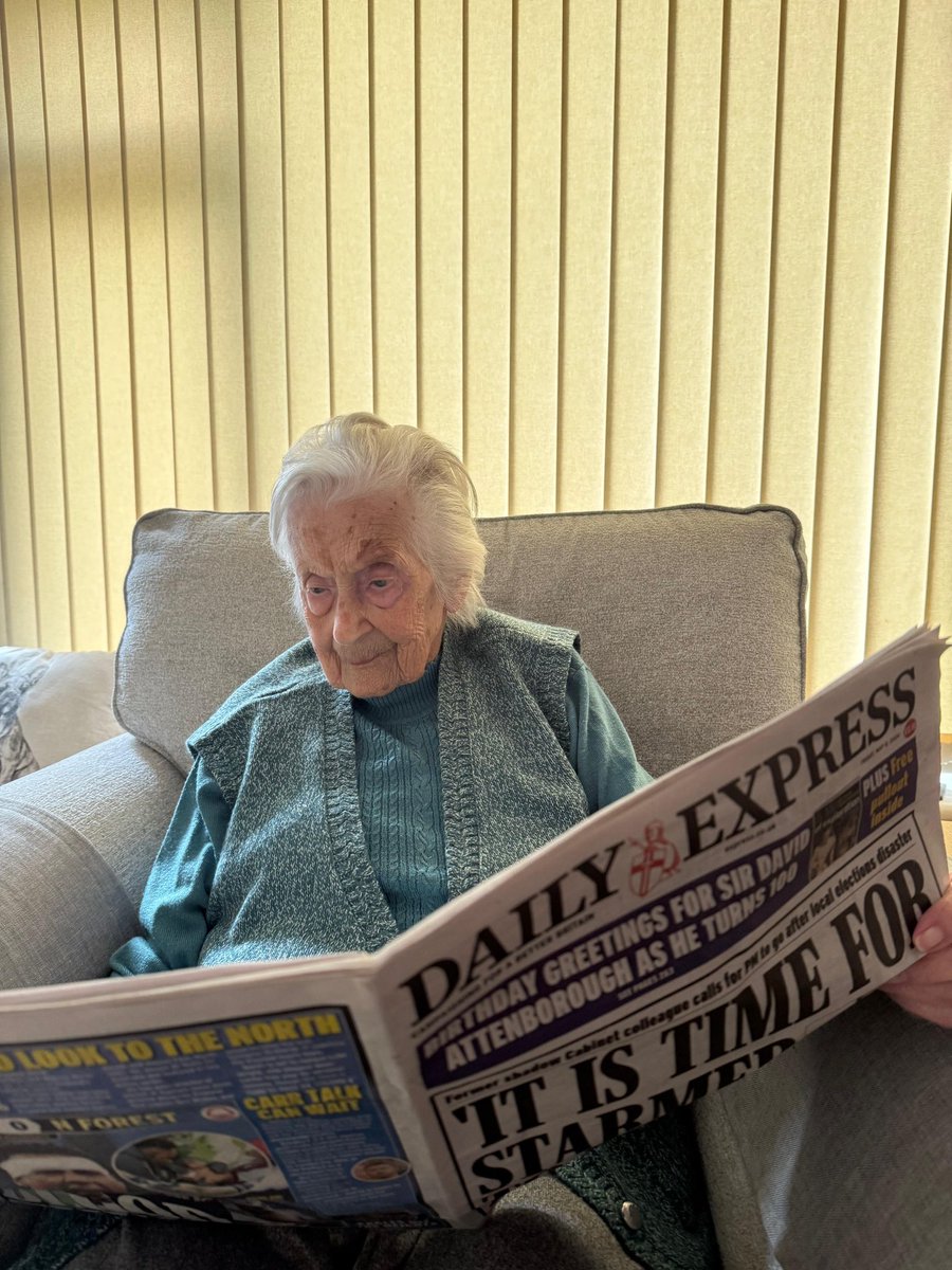 Tessadunlop's tweet photo. 102 year old Muriel, WWII WAAF and Bomber Command veteran reading about herself in @Daily_Express 

Link below. 🙏 @MattNixson https://t.co/jeUzJSfdAX
