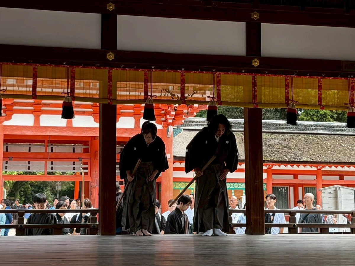 taishazanmai's tweet photo. 新緑まぶしい五月、下鴨神社古武道奉納奉告祭にて演武を奉納させていただきました。
由緒ある御社にて武の道を奉告できましたこと、心より感謝申し上げます。

#タイ捨流 #日本古武道振興会 #下鴨神社 https://t.co/rM2Pq2ICHv