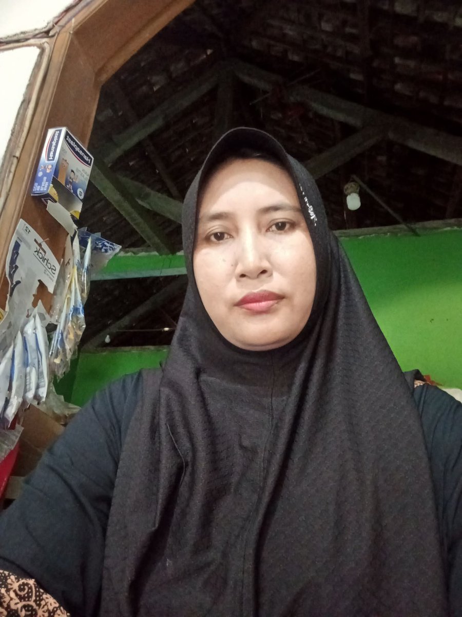 Lili Yuanti tweet media