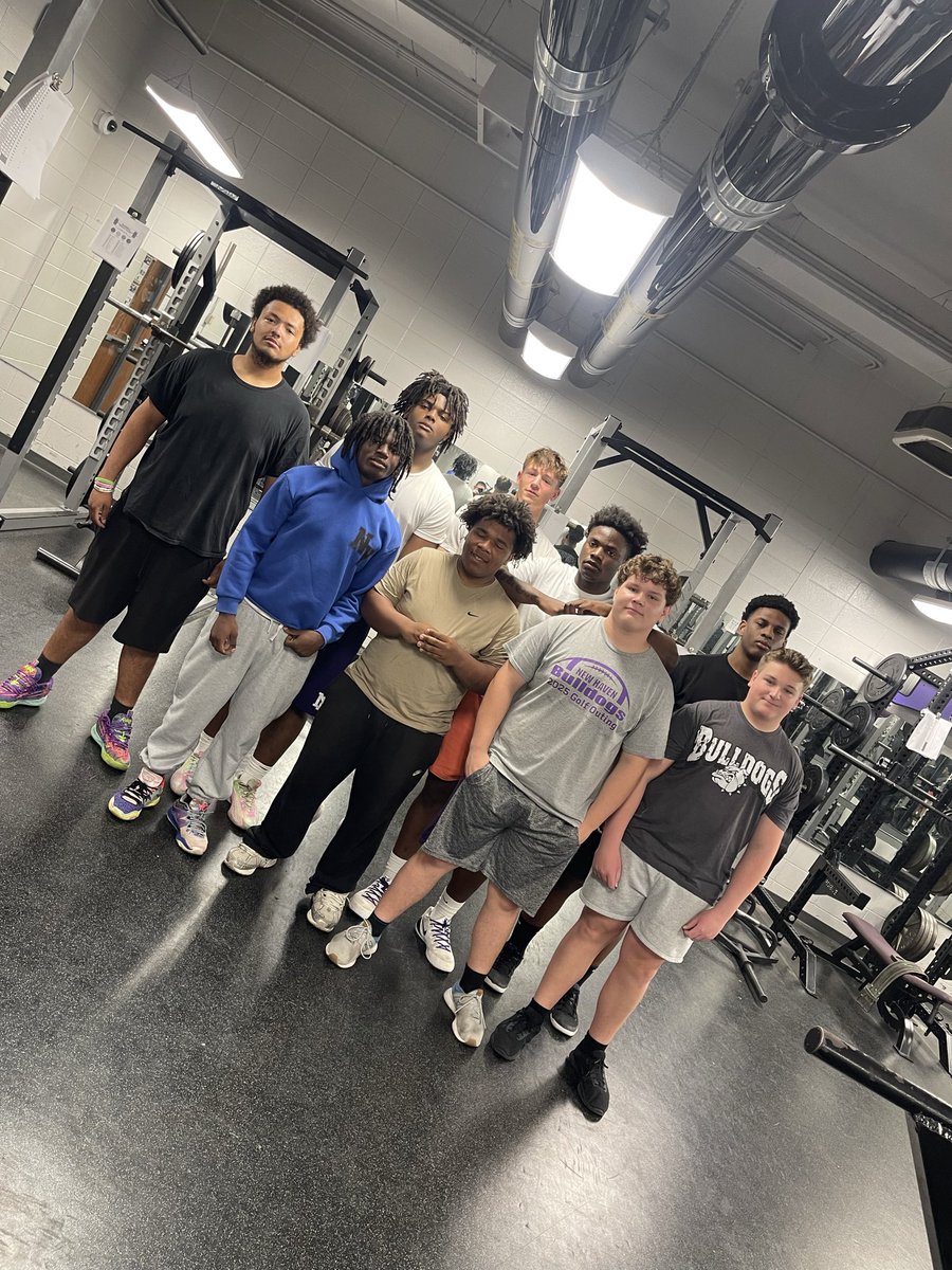 nhbulldogsfb's tweet photo. Cycle 2 morning session 370+ squat club!

(Left to right)
Justin Richardson, ‘28, 375
Rodney Harden, ‘28, 415
Jayon Thomas, ‘29, 425
TJ Gates, ‘28, 405
Ethan Wake, ‘27, 435
Lavell Ledbetter, ‘27, 500
Bailey Worthington, ‘28, 500
Jaxon Price, ‘27, 435
Owen Wake, ‘29, 385 https://t.co/6bS7m98hgT