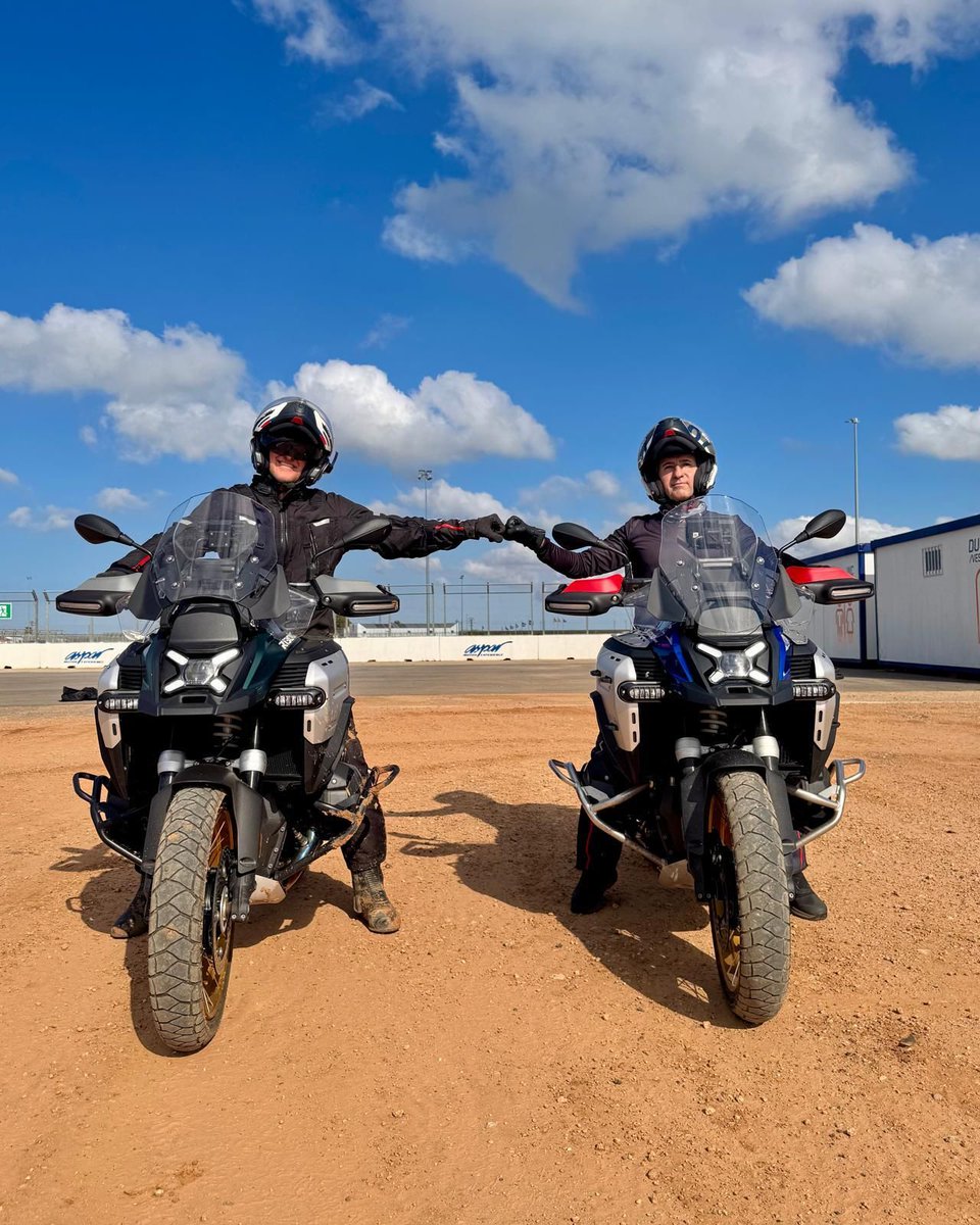 DOS RODES BMW Motorrad tweet media