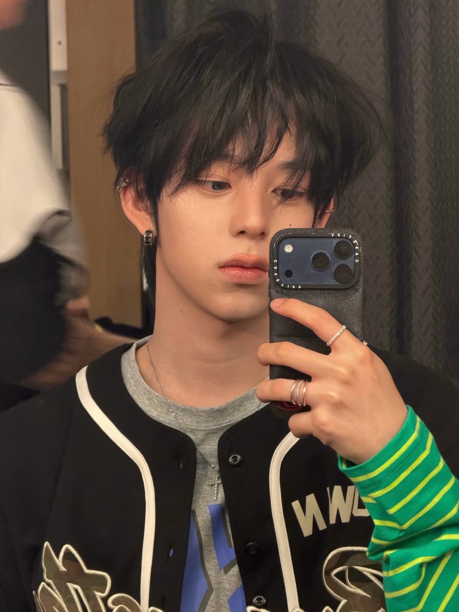 잉~ tweet media