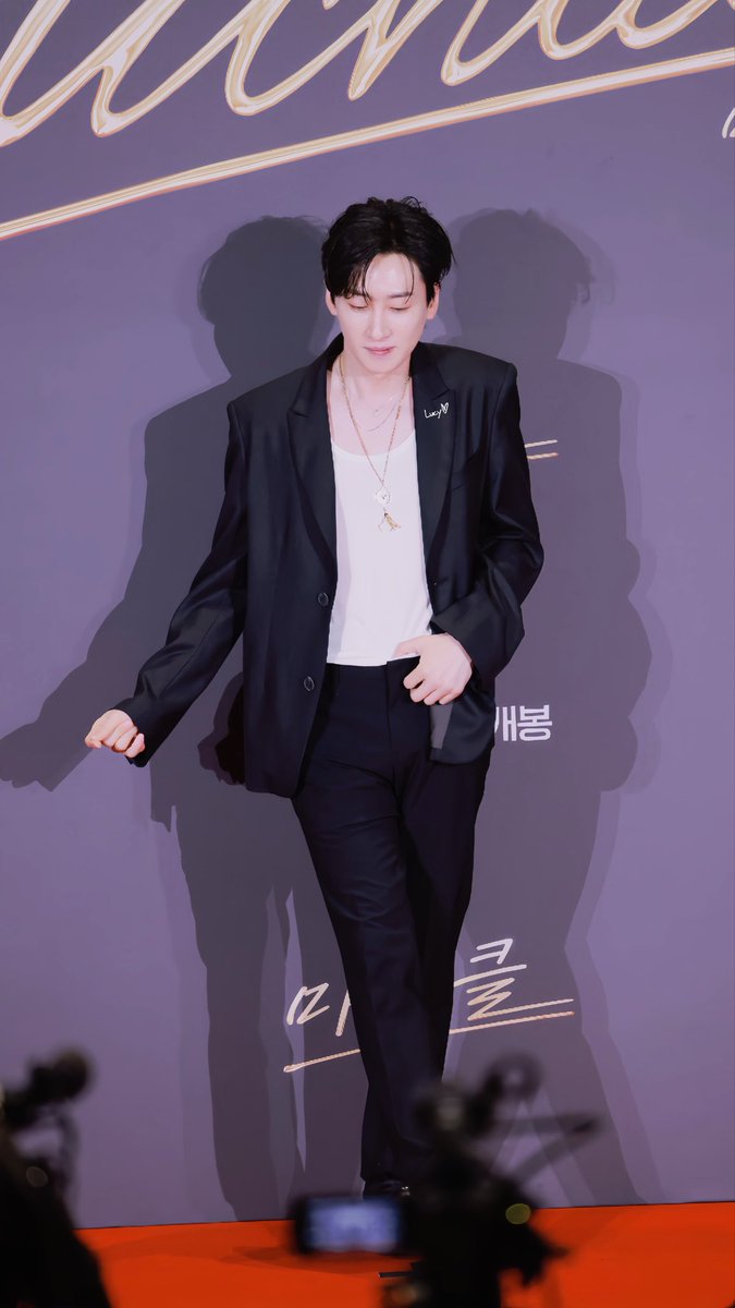260511 마이클 VIP 시사회

´ₒ⦁⩊⦁ₒ`

#은혁 #EUNHYUK #이혁재 #李赫宰 #ウニョク
#슈퍼주니어DnE #SuperJuniorDnE