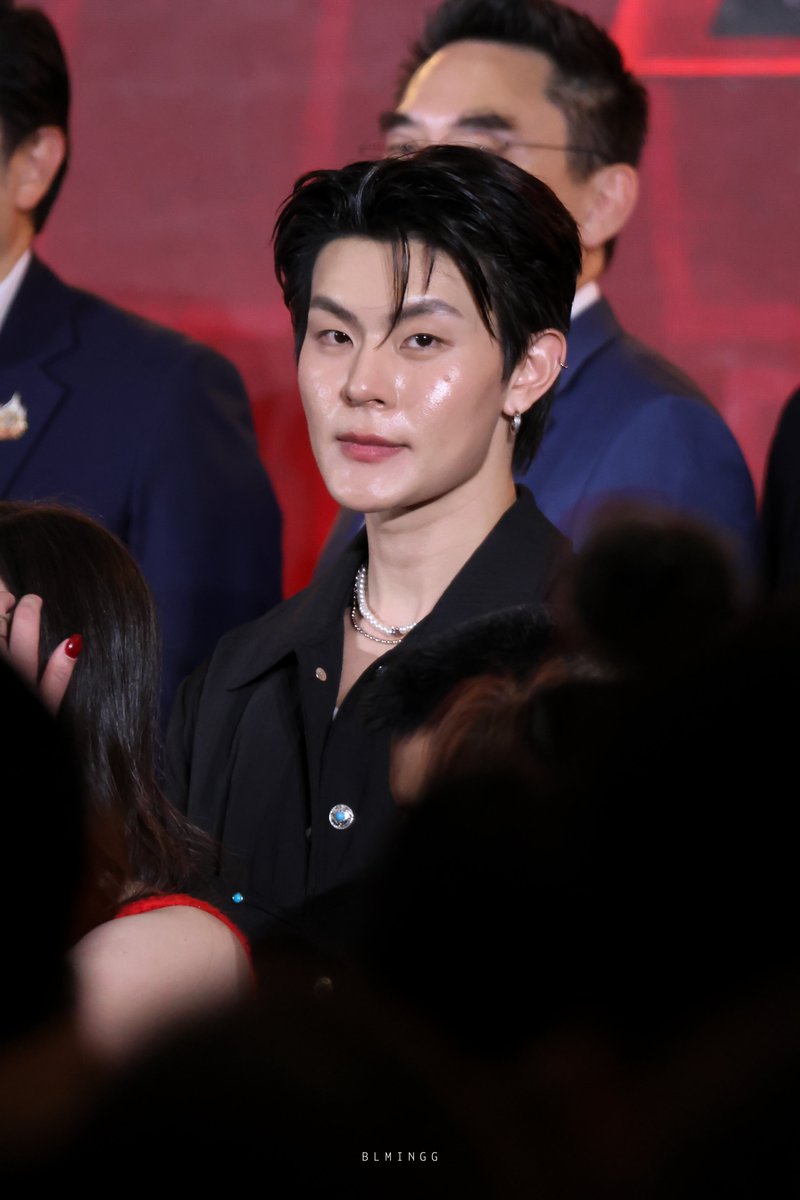 บลูมมิ่ง - b.◡̈ tweet media