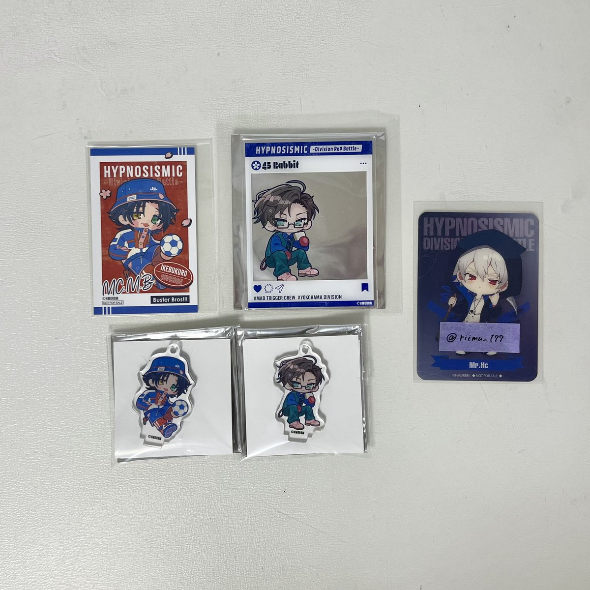 riimu_177's tweet photo. 【交換】ヒプノシスマイク  ヒプマイ  SHIBUYA   109   アクリルキーホルダー

譲：アクリルカード 銃兎
       アクキー  二郎 銃兎
       特典 二郎

求：同種左馬刻  >>  定価+送料

郵送での交換
検索からでもお気軽にお声掛け下さい🎶 https://t.co/vXI8CHjeFr