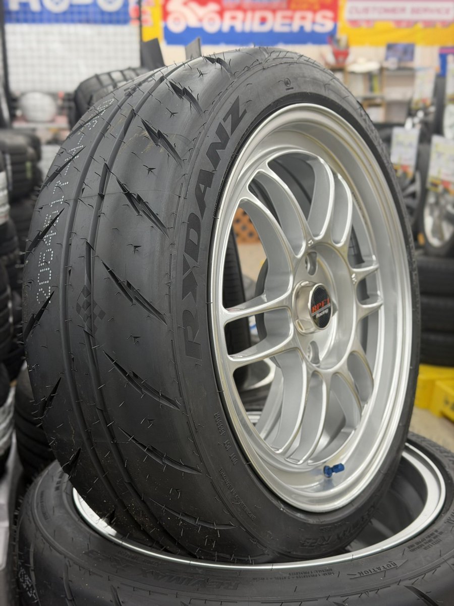 upnagaoka's tweet photo. スイスポオーナー必見🚗‼️

SHIBATIRE TW300 × ENKEI RPF1
新品タイヤに中古ホイール（美品）のセット品です✊

一点限り‼️
4本税込¥148,390-

中古ホイール付きならではの価格で、憧れのスタイルを手に入れるチャンスです😍❤️

#スイフトスポーツ #スイスポ #シバタイヤ #SHIBATIRE #ENKEI https://t.co/A2IQ1YjFCR