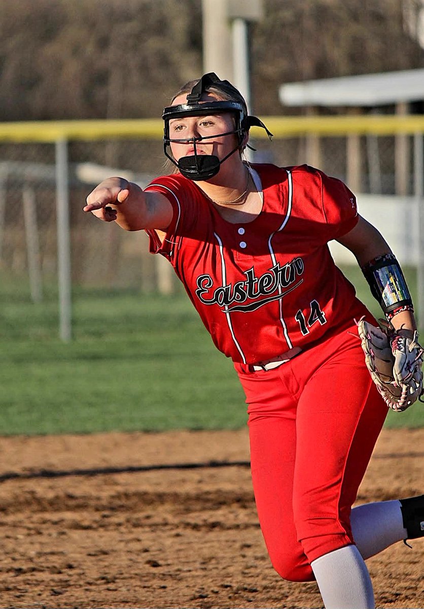 averi_tabor's tweet photo. Varsity Softball season has come to an end for my Freshman year. 
In the circle: IP-51.2 / BF-215 / K's-97 / ERA-1.76 / WHIP-1.0 
At the plate: Avg-.325 / H-18 / HR-4 / RBI-17 @kbradshaw12 @OhioBobcatSB @CapUSoftball @DubC_Softball @SoftballRio @OHChristian_SB @TMU_Softball https://t.co/x1xVIEJ7Pg