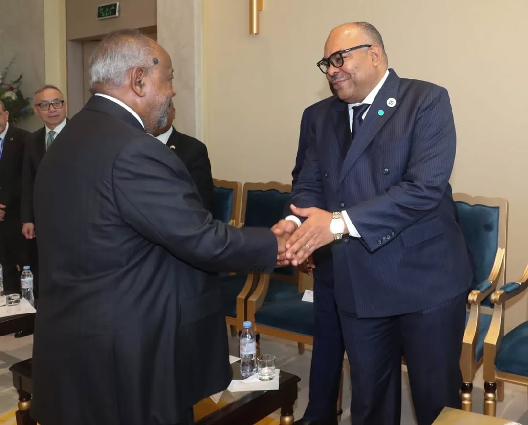 Dodoma_Zone_'s tweet photo. WAZIRI KOMBO AWASILISHA UJUMBE MAALUMU WA RAIS SAMIA KWA RAIS WA DJIBOUTI 

Waziri wa Mambo ya Nje na Ushirikiano wa Afrika Mashariki Mhe. Balozi Mahmoud Thabit Kombo (Mb) amewasilisha Ujumbe Maalum kutoka kwa Rais wa Jamhuri ya Muungano wa Tanzania Mhe. Dkt. Samia Suluhu Hassan kwa Rais wa Jamhuri ya Djibouti Mhe. Ismaïl Omar Guelleh wa nchi hiyo.

Mheshimiwa Kombo amewasilisha ujumbe huo wakati wa sherehe za uapisho wa Mheshimiwa Rais Guelleh zilizofanyika Mei 09, 2026 jijini Djibouti.