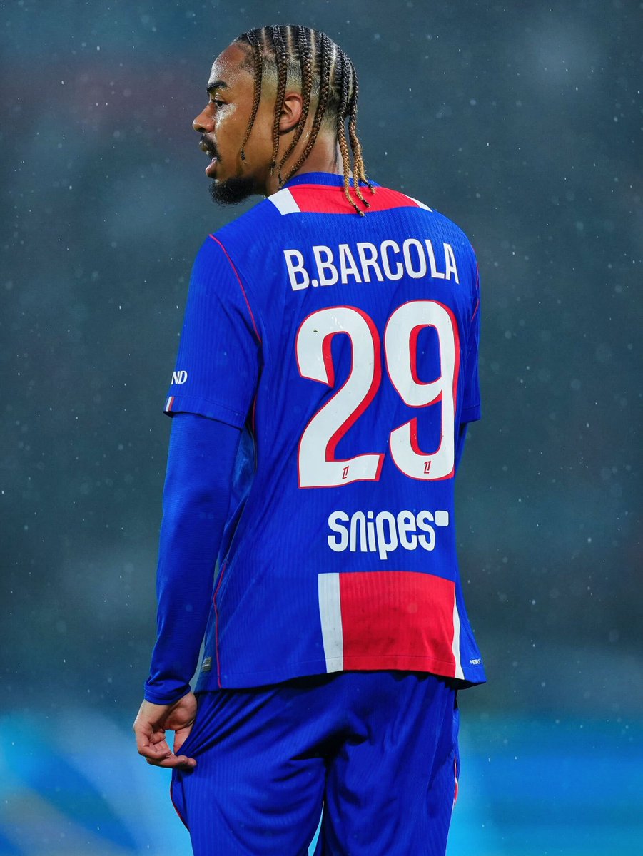 PSG debut their new Nike home kit.