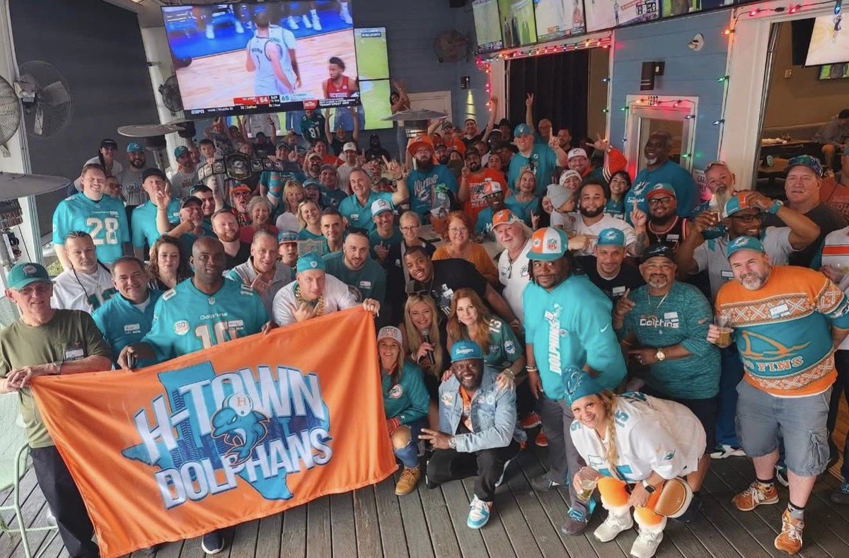 305sportsbabe's tweet photo. 🚨with the schedule release this week 👉🏼 it is on Thursday evening that 305 Sports Travel will release which away game(s) we will be doing ✈️  #phinsup 

🐬 we have a strong idea of which cities we want to do BUT it will be heavily dependent on how the schedule falls for many reasons. 

🎉 the last few seasons - we’ve done Houston, Atlanta, Pittsburgh, Indianapolis, Chicago… to just name a few! 

❓ what will our packages include? 👉🏼 in the past, we’ve done a little bit of everything! Game tickets, hotels, socials, tailgate, luncheons, bar crawls, stadium tours… every city is different so full details will be released soon. 

🎙️ We will share that information LIVE on The SoFLo Sports Show Thursday evening, followed by an email to our subscribers. 

▪️Subscribe to the podcast : https://t.co/YUByTxXVKj

▪️ https://t.co/GEjNfg7MkE