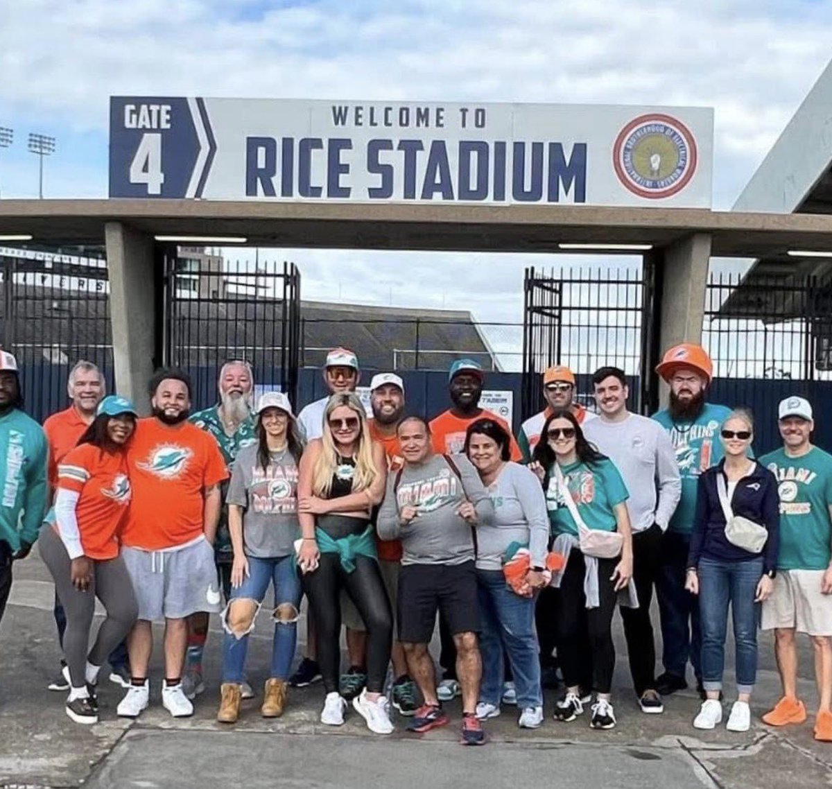 305sportsbabe's tweet photo. 🚨with the schedule release this week 👉🏼 it is on Thursday evening that 305 Sports Travel will release which away game(s) we will be doing ✈️  #phinsup 

🐬 we have a strong idea of which cities we want to do BUT it will be heavily dependent on how the schedule falls for many reasons. 

🎉 the last few seasons - we’ve done Houston, Atlanta, Pittsburgh, Indianapolis, Chicago… to just name a few! 

❓ what will our packages include? 👉🏼 in the past, we’ve done a little bit of everything! Game tickets, hotels, socials, tailgate, luncheons, bar crawls, stadium tours… every city is different so full details will be released soon. 

🎙️ We will share that information LIVE on The SoFLo Sports Show Thursday evening, followed by an email to our subscribers. 

▪️Subscribe to the podcast : https://t.co/YUByTxXVKj

▪️ https://t.co/GEjNfg7MkE