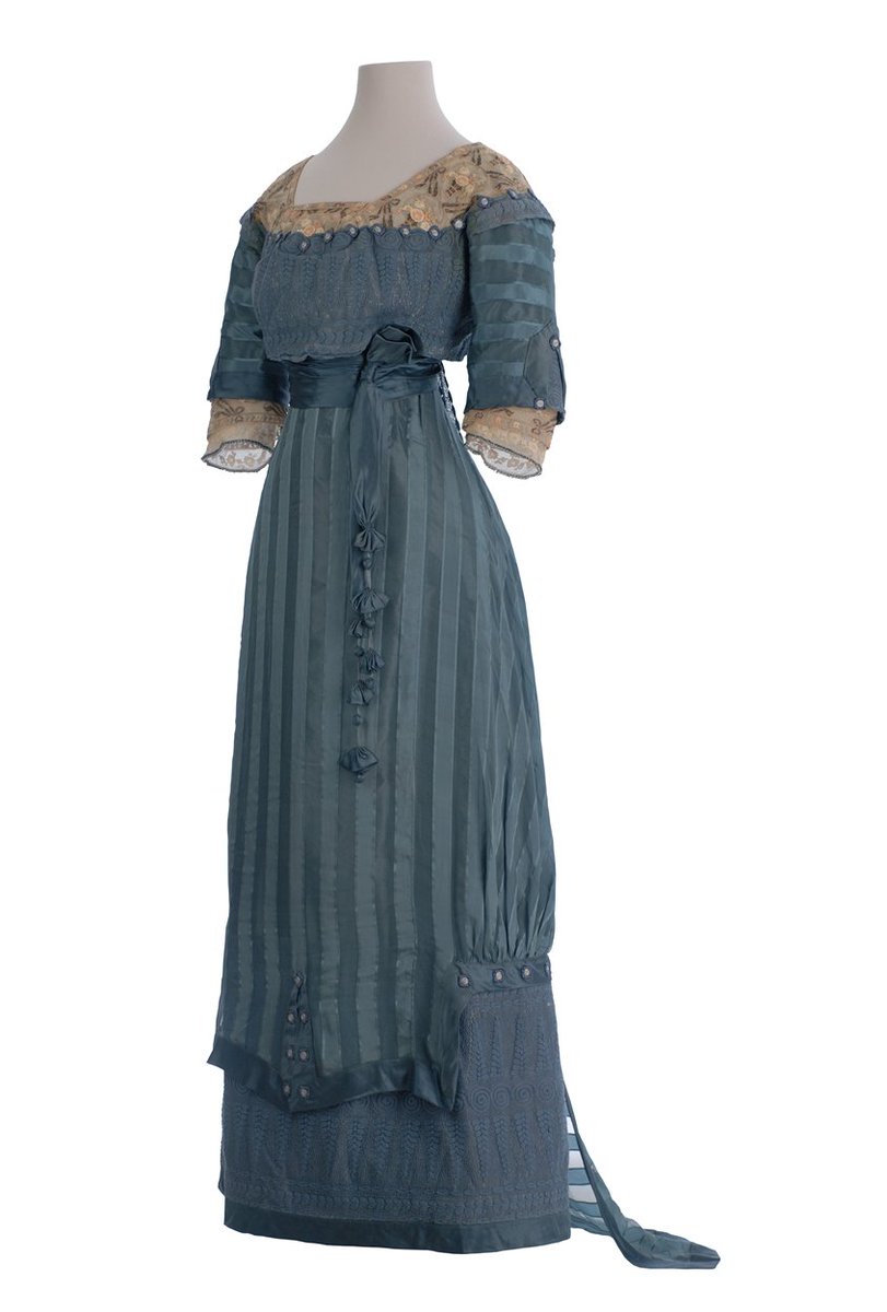 wikivictorian's tweet photo. Day dress by Crouset, 1911-12. Museo de la Moda. https://t.co/yZPBbe1DVm