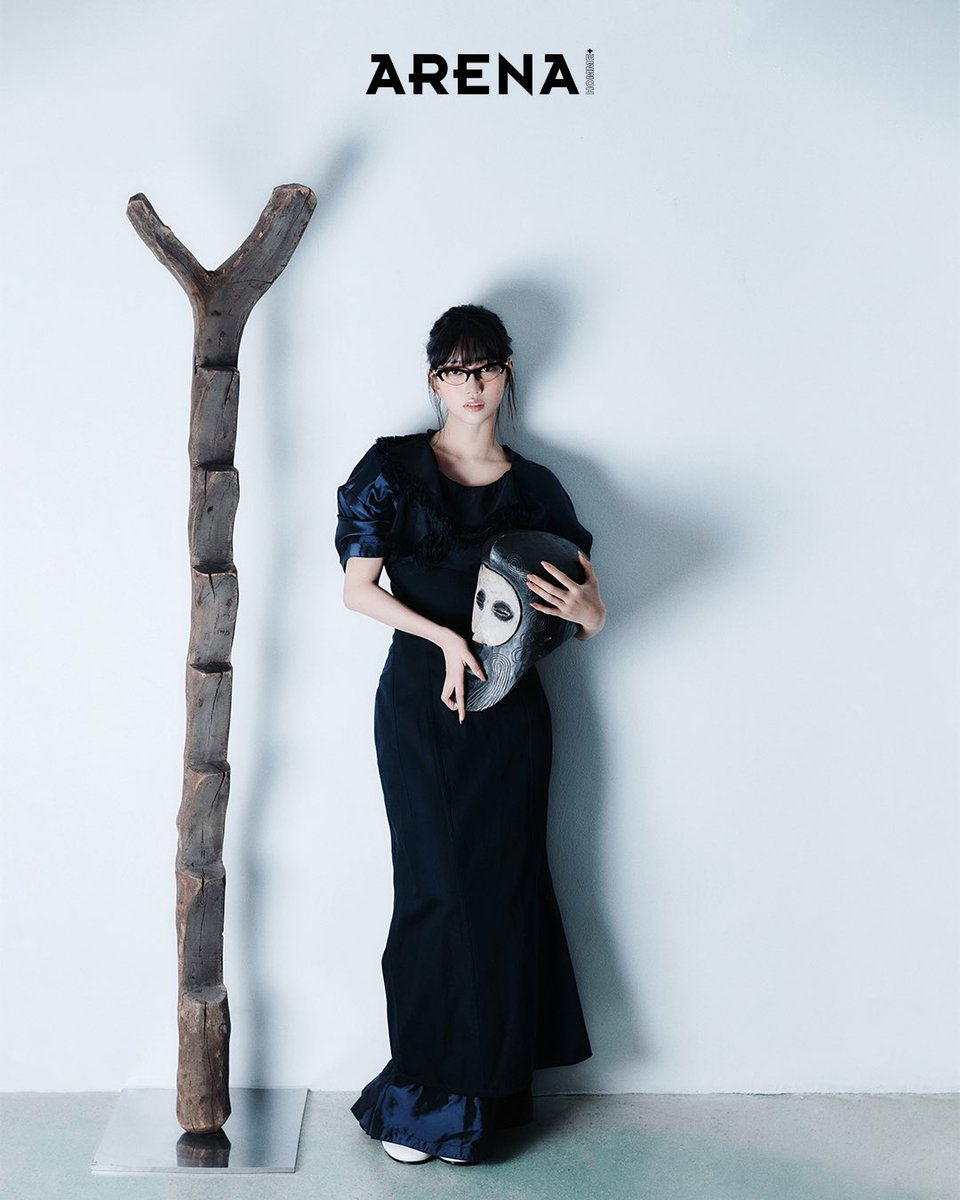 wsooin's tweet photo. Poise wrapped in ink; pretty enough to be a high-fashion haunting. https://t.co/AomaJQtSXa