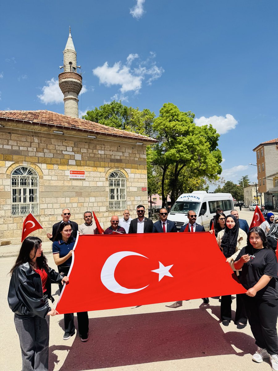 akorenkaymakam's tweet photo. Kaymakamımız Sn. İsa BERTAN, Belediye Başkanı Sn. İsmail ARSLAN, ilçe protokolü ve öğrencilerimizin katılımıyla, Gençlik Haftası münasebetiyle, Akören Gençlik ve Spor İlçe Müdürlüğü tarafından düzenlenen Gençlik Yürüyüşü ve Mehteran Takımı Konseri programına katıldı. https://t.co/UhJLxNKobb