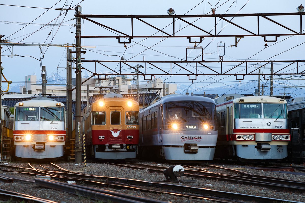 takutetsu1068's tweet photo. 昨日はご縁がありまして、富山地方鉄道での貸切列車企画に参加させていただきました。

地鉄オリジナル車両で鉄道線を全然走破したのち、稲荷町車庫での撮影会。天気と運が味方し大変密度の濃い団臨でした。
主催の方、富山地方鉄道様、ありがとうございました！ https://t.co/uoMVgxFSgx