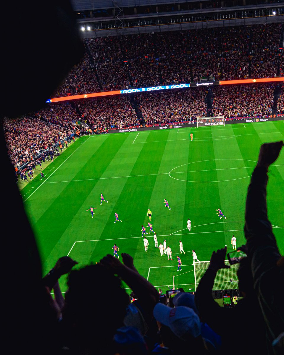 FCBarcelona's tweet photo. Good thing you finally took the shot, Marcus 🤯 https://t.co/T4KWYNToIx