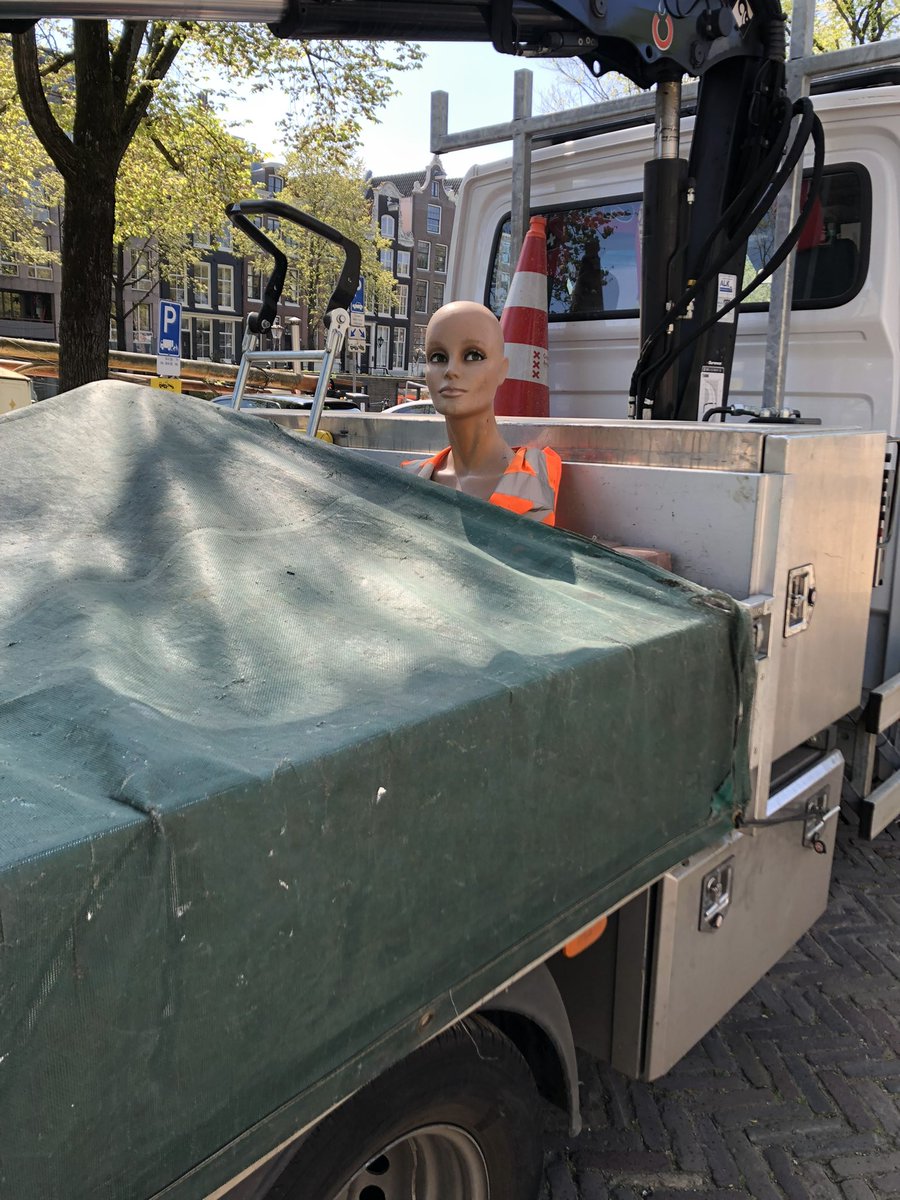MonicaKeyzer's tweet photo. π»π·ββοΈ
Mee met de buitendienst.
#TypischAmsterdam Noordermarkt - Amsterdam.
#paspop #GemeenteAmsterdam #hesje https://t.co/rVXUPb4WGY
