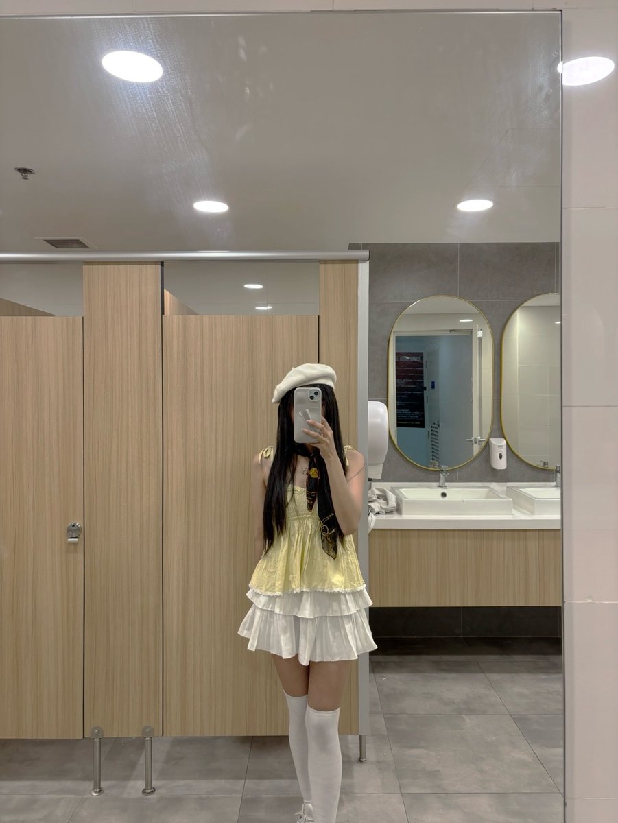 alextraa_'s tweet photo. mirror-shots update 🐇🐣🧿 https://t.co/Abf72bZbLq