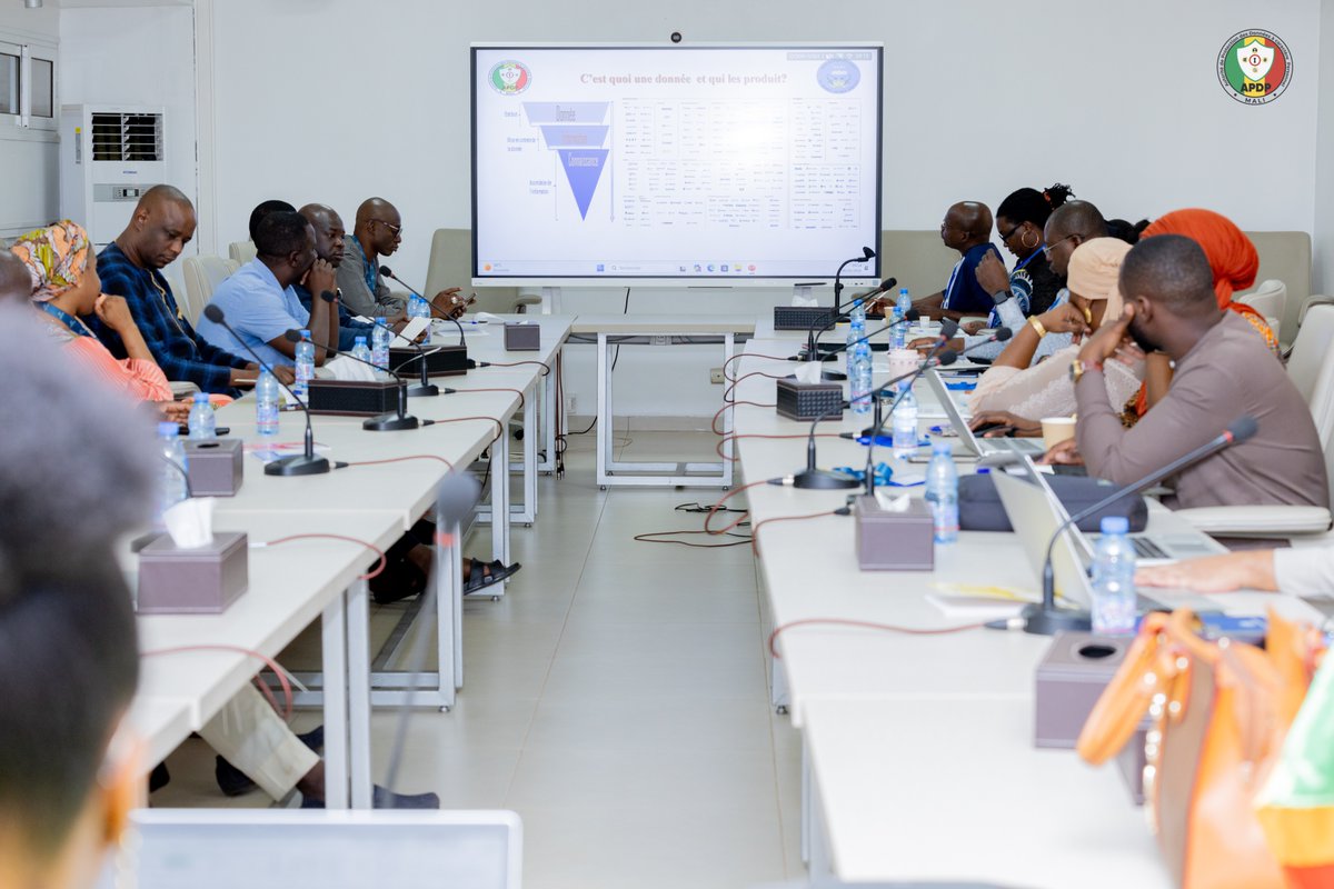 ApdpOfficiel's tweet photo. SESSION DE FORMATION A L’INTENTION DU PERSONNEL DE L’AGEFAU
Du 05 au 07 mai 2026, l’AGEFAU en partenariat avec l’APDP a organisé, à l’endroit de son personnel, une session de formation consacrée à la protection des données à caractère personnel.
https://t.co/NFtAk191Vj https://t.co/FtPpg6LuDQ