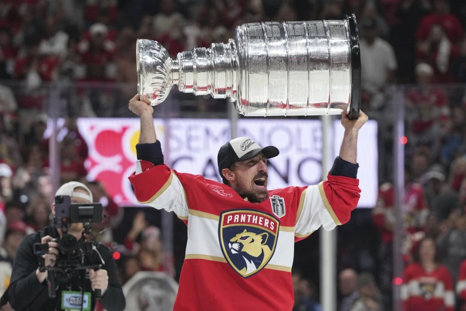 HockeyMaritime's tweet photo. Happy Birthday to 2x Stanley Cup champion Brad Marchand!! 🎂🥳
The 38-year-old from Hammonds Plains, Nova Scotia had 54 points (27G,27A) in 52 games with the Florida Panthers this season.
#TimeToHunt #NovaScotia #Marchand #HockeyX https://t.co/6zku8yibtM
