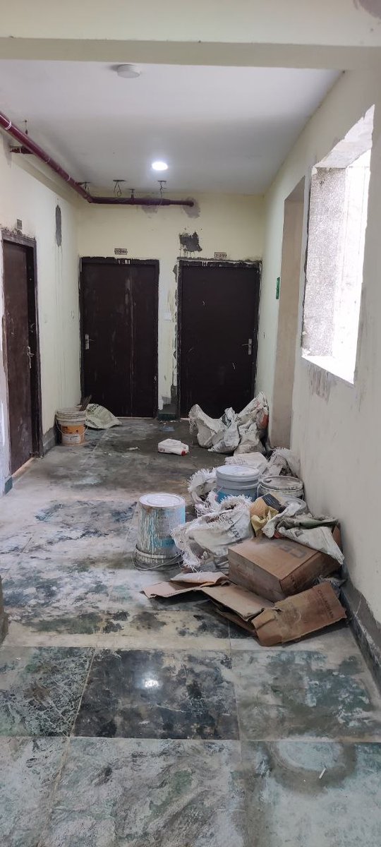 IMGKDELHI's tweet photo. This is the floor condition of handed over towers of ADV 2 where GLC spreading negativity in buyers against us. False &amp; fake commitment become habit of @OfficialNBCC . They are not even doing 80% of his SOP and just throwing his responsibility on AOA. #paliwal @mlkhattar @aajtak https://t.co/wN1FnRLz7K
