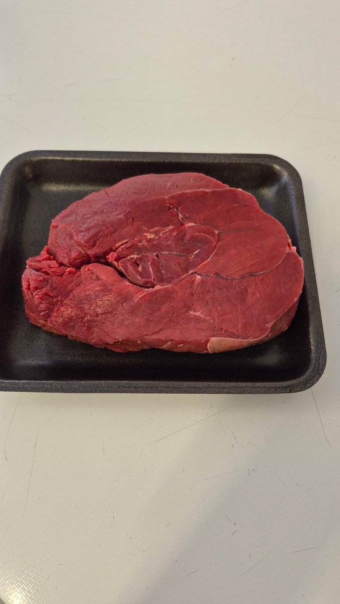westcottpiemont's tweet photo. Beef shin on the block this afternoon π
#Springfieldfarm #Piemontese https://t.co/gTMBVqdo8q