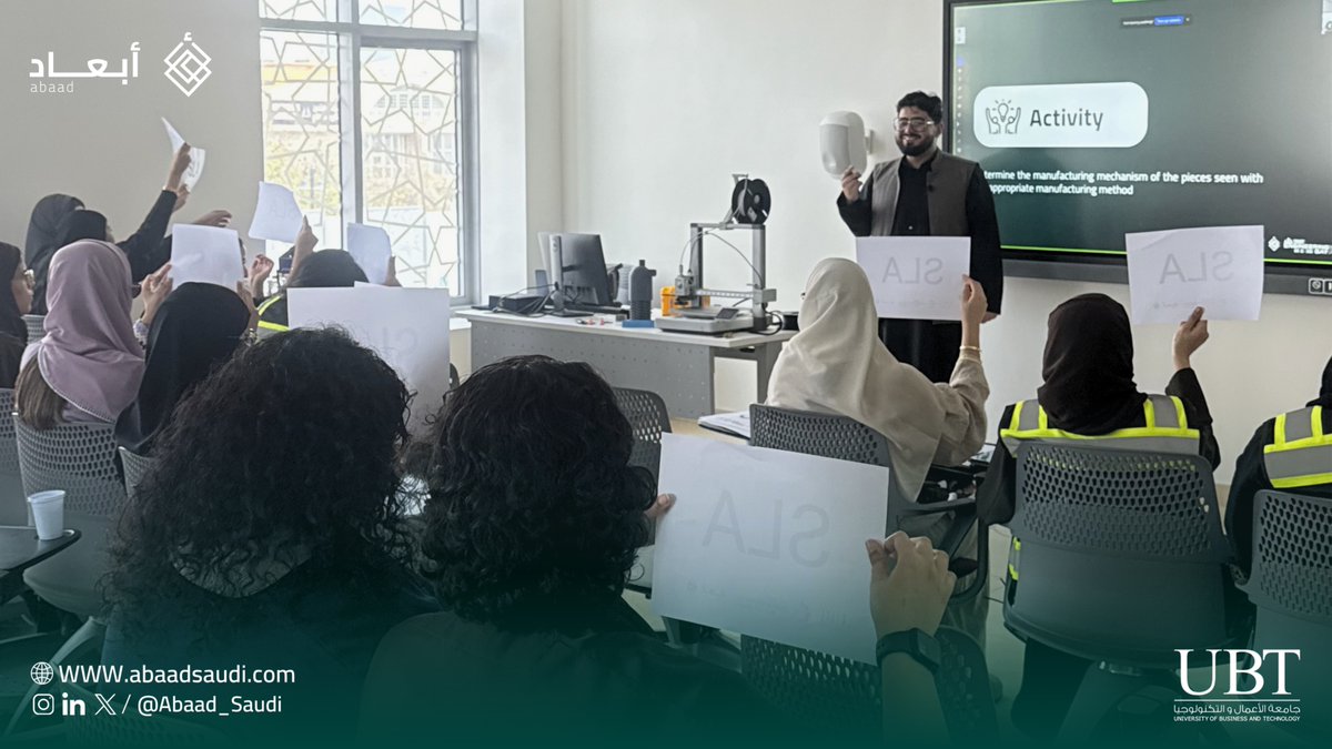 Abaad_Saudi's tweet photo. سعدنا في #أبعاد بتقديم ورشة بعنوان “كيف تصنع بدون مصنع” ضمن فعاليات اليوم الهندسي في @UBT_EDU.

خلال الورشة، استعرضنا كيف يمكن تحويل الأفكار إلى منتجات قابلة للتنفيذ دون الحاجة إلى مصنع تقليدي، من خلال الاعتماد على أدوات وتقنيات التصنيع الحديثة، وبناء خط إنتاج مصغّر يمكّن المبتكرين ورواد الأعمال من تطوير منتجاتهم بسرعة ومرونة أكبر. 
كما سلطنا الضوء على دور التقنيات الحديثة في فتح المجال أمام الأفراد والشركات الناشئة للدخول إلى عالم التصنيع بطريقة أكثر سهولة وكفاءة.

نفخر دائمًا بمشاركة خبراتنا مع الجيل القادم من المهندسين والمبتكرين، والمساهمة في بناء بيئة تصنع الأفكار وتمنحها أبعاد جديدة.

#اصنع_لافكارك_أبعاد | #Abaad_LAB