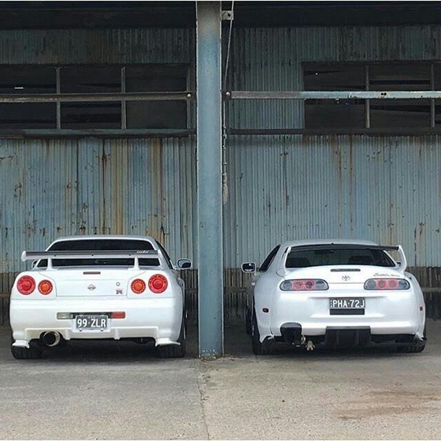 SupraVaultx's tweet photo. Left or Right? 🎌 https://t.co/zHaJdjkedr