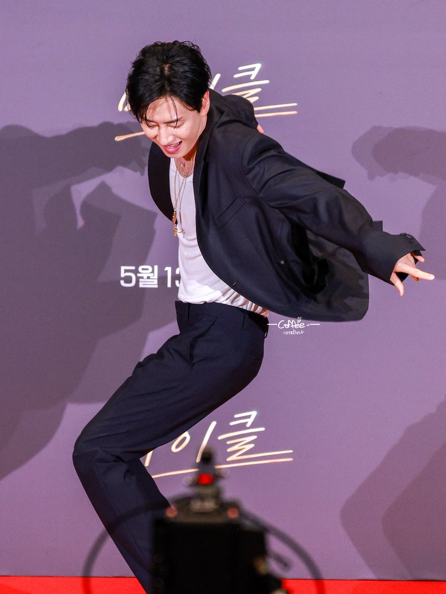 .
💎🐰🌙⭐️🍓💙
2026.05.11

<Michael> VIP Premiere Photocall

#EUNHYUK #은혁 #이혁재 
#디앤이 #슈퍼주니어DnE
#내최애혁재 #coffeenuna44