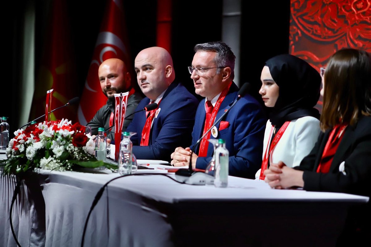 CuneytRusid's tweet photo. Partimizin 20. Yıl Kongresi’nde divan üyesi olarak görev almak ve açılış konuşmasını yapmak benim için büyük bir onur ve gurur oldu. https://t.co/3dhRlExipZ