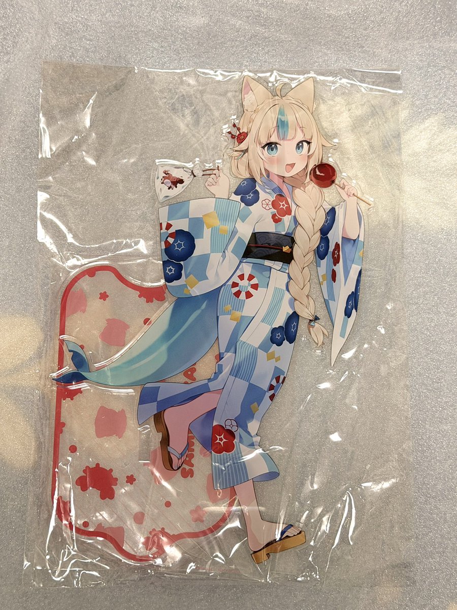 日本旅行に行った友人が海神祭で引いたBIGアクスタを僕にくれました