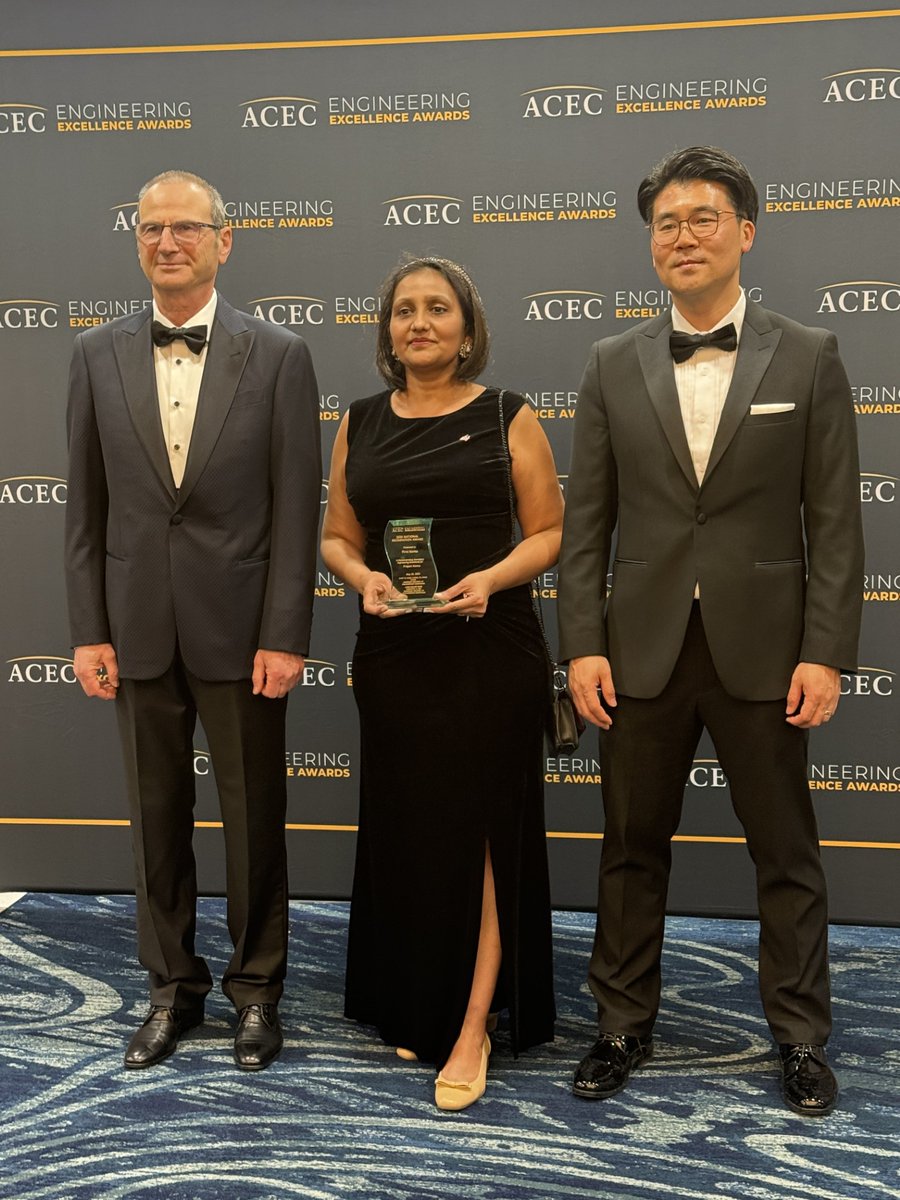 GPI1966's tweet photo. GPI was proud to be represented at the 59th ACEC National Gala on May 5 in Washington, DC. Vincent Liang, Han-Kil Lee, Lenny Lembersky, and Judith Bowen, PE joined engineering leaders from across the country to celebrate projects making a national impact.

#OneTeam #ACEC #Award https://t.co/IMV7AV2u3E