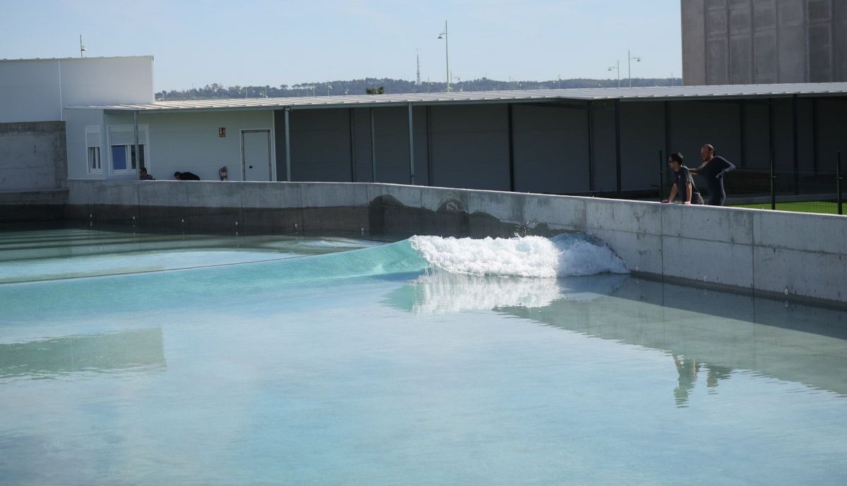 Edartec's tweet photo. Piscina de Olas en el Puerto de Santa María (Cádiz).

Inaugurada piscina de olas realizada por el arquitecto D. Fernando Visedo Manzanares, según las indicaciones y de los expertos Borja Romero y sus hijos Íker y Unai.

Ingeniería civil desarrollada por EDARTEC Consultores S.L https://t.co/yShdwnXj3B