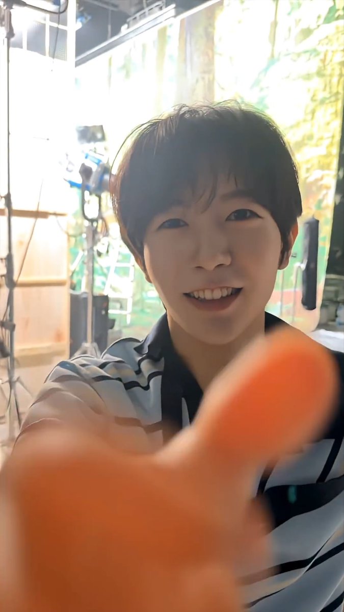 orbitarnd's tweet photo. 사촌동생 장난감 뺏은 기분 https://t.co/SLI5qwFObE