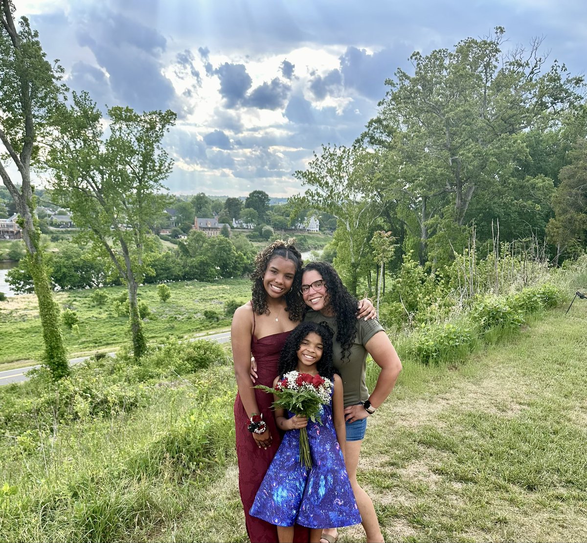 Moriah_SB2028's tweet photo. Busy, but fun weekend!! Serena's party, Prommm and then got to serve at church with my mom for Mother's Day! 💕
#prom #birthday #mothersday #church #blessed #wecleanupnice
@UnityBlackwell @CoachJRB
@UnityLardge @AshVanBoxmeer4
@VASB_CoachMike @VAUnitySB
@SoftballRecruit @LegacyLegendsS1
@ExtraInningSB @DLFastpitch @SoftballClips @los_stuff
@CoastRecruits @CoastRecruitsSB
@BallGirlSports @gatorjack72
@SBRRetweets @SoftballDown
@PlaySoftballNet @SoftballHome @D1Softball @LineDsoftball
@TopPreps @MSPtakeover @commit2HBCU @SportPrepX
@MaxImpactSports @nlevelsports
@YAthletesF @SoftbalAmerica @HBCUSoftball @tagupSoftball
@AScholarsBrand @ccprospects23
@LvlUpSportsX @GoMVB @THEWOWSB
@Get2CollegAth @AScholarsBrand @bench424nmore @fastpitchwatch @SnapMyAd @BeThatPlayer1