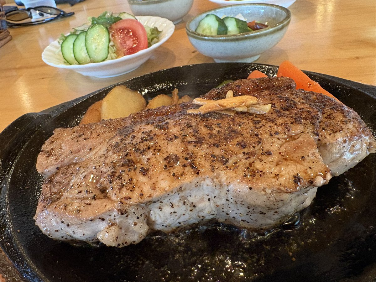 krt_terada's tweet photo. 今日は今季初の中禅寺湖
どーにかレイク1本キャッチできましたん🥹
途中でニジマスも釣れてくれました😍
もうすぐにでも行きたい...

ヌカさんのアテンドはいつもGOD👼 https://t.co/nnb1KuC96N