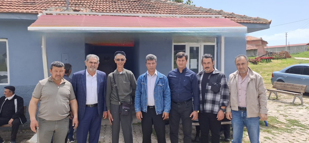AKEskisehir26's tweet photo. İl Yönetim Kurulu Üyelerimiz Mümin Esenoğlu ve Adnan Yavaş, Alpu İlçe Başkanımız Sabri Var ile birlikte; Işıkören, Fevziye ve Ağaçhisar Mahallelerimizde düzenlenen yağmur ve şükür duası programlarına katılım sağladılar.

🔸 AK Parti Seninle #Alpu https://t.co/QAh33XcN1Y