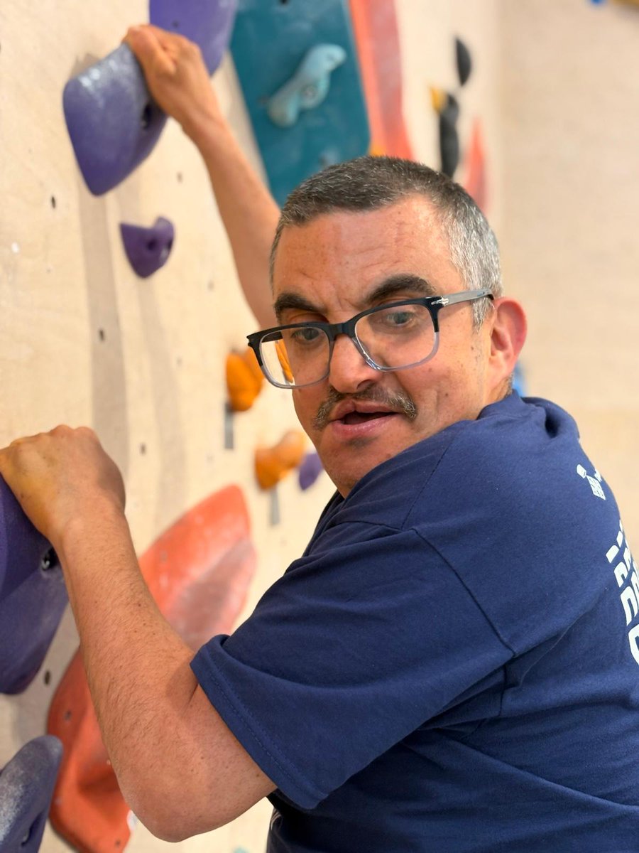 AmisolSolsona's tweet photo. Divendres passat un grup de persones del Centre Ocupacional vam participar a la Jornada d'Escalada Inclusiva organitzada pel club Esportiu Alba al rocòdrom Cal Penjat de Tàrrega
Ens ho vam passar genial, moltes gràcies per la iniciativa! 🎉🧗😊

#amisol #inclusió #escalada https://t.co/BqYHCI6aCV