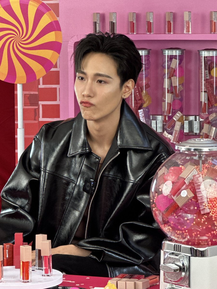 Maybelline New York (TH) tweet media