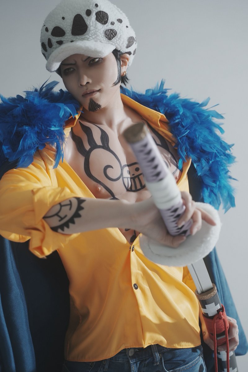 LEON_OHKA3's tweet photo. ONEPIECE コスプレ  
トラファルガー・ロー https://t.co/RLqYUF9oIe