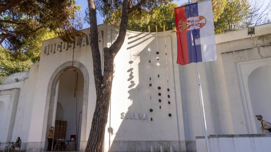 🇷🇸🖼️#VeniceBiennale Serbian Minister of Culture rejects the idea that universal artistic value must come at the expense of national memory, tradition, or spiritual heritage.
⚖️ His speech at the Biennale opening frames today’s cultural struggle as a clash between two paradigms: