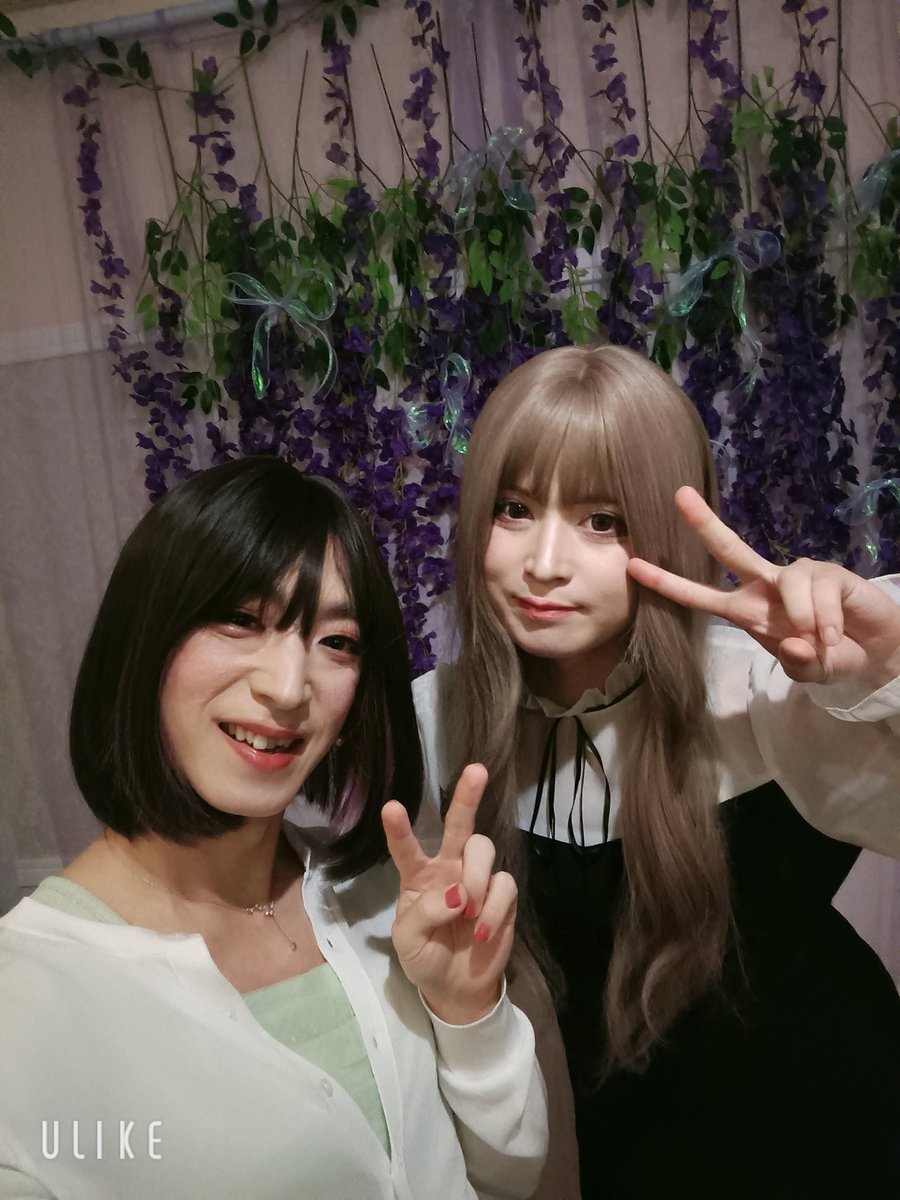 crow2yuri's tweet photo. RAARさんでメイクしてもらって、バーラキュン行ってきました✨
みけさん、はじめさんありがとうございました！
キウイリキュールもおいしかったですし、色々お話もできて楽しかったです♪ https://t.co/1XAuTsZDXT