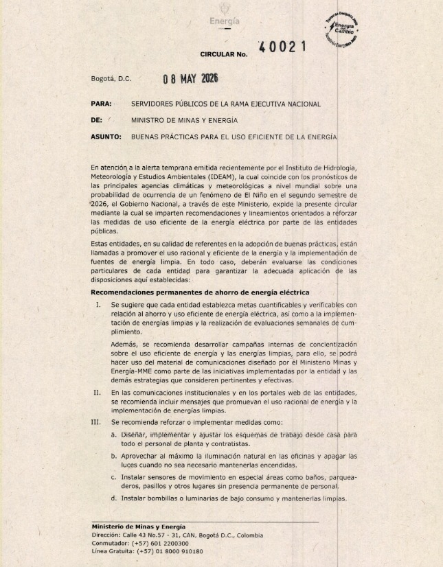 #EnDesarrollo En medio de la alerta por el Fenómeno de El Niño previsto para el último trimestre de este año, el Ministerio de Minas recomendó a las entidades públicas iniciar medidas de ahorro de energía. Entre las acciones planteadas están intensificar el trabajo en casa para