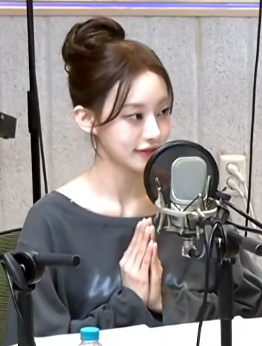 흰ヒン tweet media