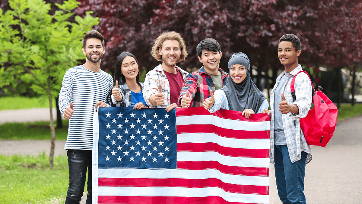 FLAGintl's tweet photo. This week we celebrate National Volunteer Host Family Week! 🇺🇸 It is a time to honor the families who volunteer to open their heart and homes to host an international student from across the globe. Become one today at https://t.co/SUBX2U3YeM https://t.co/gUXogKNuFq