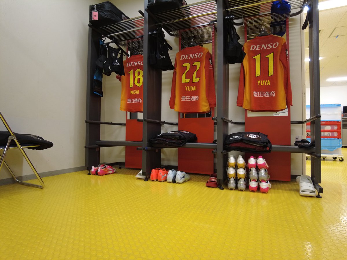 Kitman89's tweet photo. 明治安田Jリーグ百年構想リーグ
京都サンガF.C.戦
3-0 WIN🔥　3連勝↗️

リーグ戦残り2試合必ず勝利を🔥
セレッソ戦に向けて勝利に貢献できるようにいい準備をしていきます！

#グランパス
#ミズノ
#明治安田Jリーグ百年構想リーグ
#ホペイロ https://t.co/OlG4QXB04Y